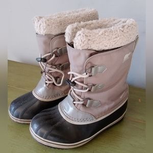 Sorel Grey Winter Boots w/ Faux Fur